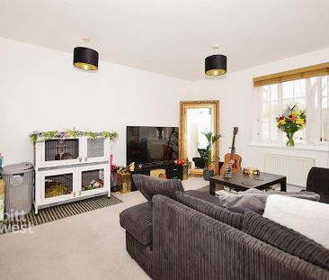 2 bedroom ground floor flat to rent - Photo 2