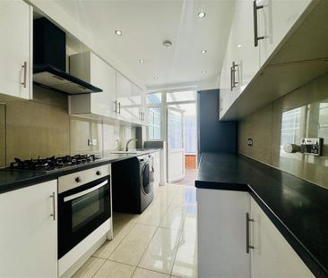 3 bedroom terraced house to rent - Photo 6