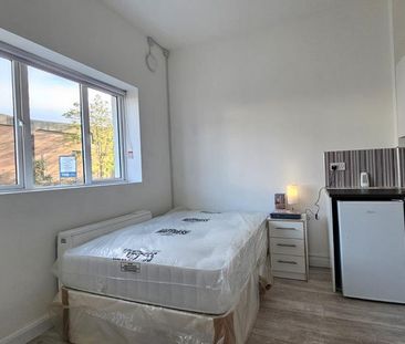 Studio to rent - Photo 1