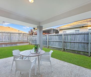 MODERN NORTH LAKES 4 BEDROOM HOME - Photo 3