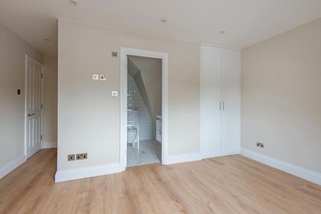 3 bedroom flat to rent - Photo 4