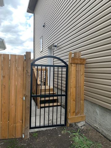 5 Bed Whole House | Mc Conachie | Double Garage • Fenced Yard | Pet Friendly - Photo 5