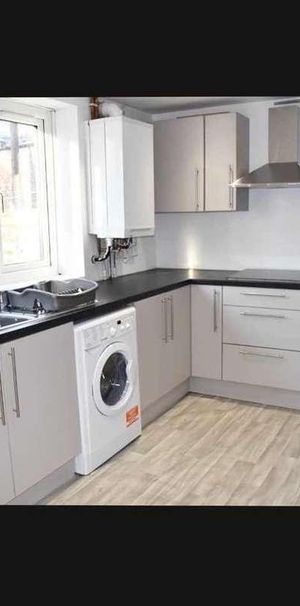 Grimshaw Lane, Middleton, Manchester, M24 - Photo 1