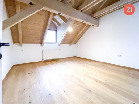 Renovierte Dachgeschosswohnung mit 3- Zimmer Wohnung und Küche - Foto 4