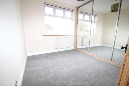 2 bedroom maisonette to rent - Photo 3