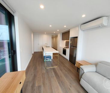 Contemporary Furnished Apartment with Stunning Views I 2Bed 2Bath 1Car - Photo 2