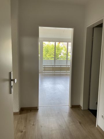 3 Zimmer Wohnung mit Balkon und Top Aussicht - Photo 2