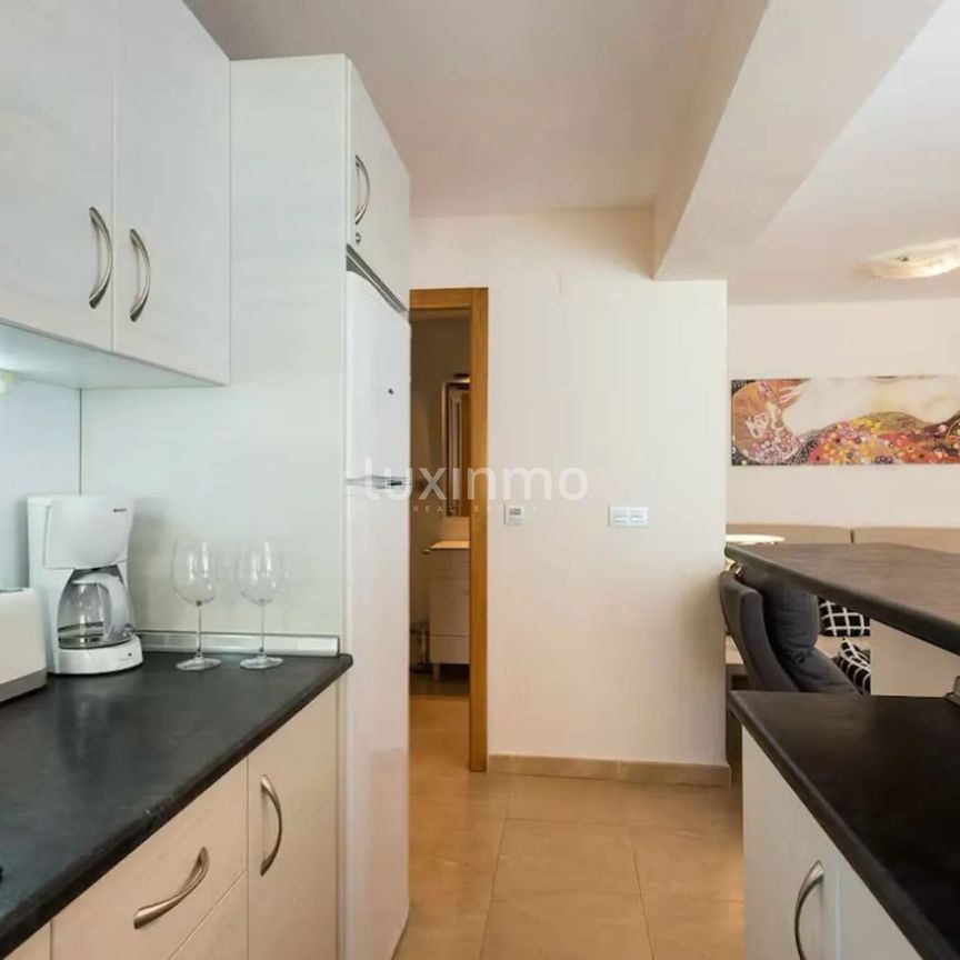Modern Apartment at the beach of Albir - Photo 1