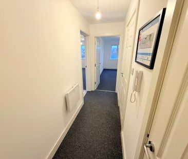 Newton Road, Yeovil, Somerset - Photo 3