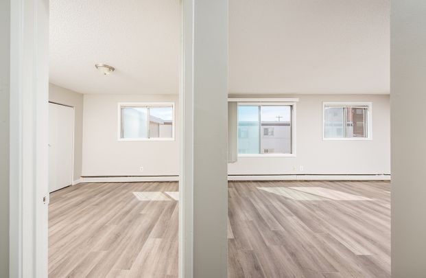 Signature Manor - Photo 1