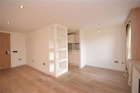 1 bedroom apartment to rent - Photo 2
