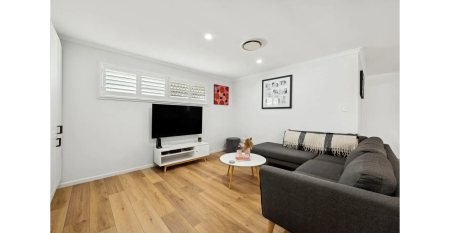 Elegant Character Home in the Heart of Hawthorne - Photo 2