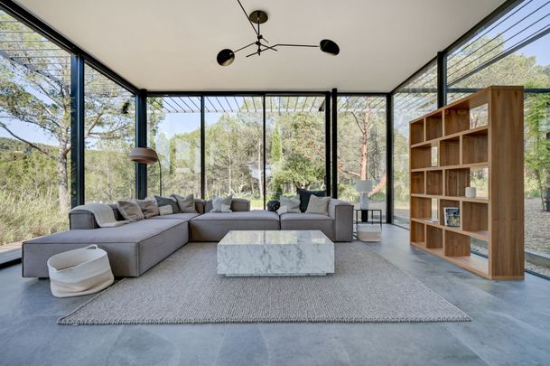 Location Maison Aix-en-Provence 7 Pièces 300 m² - Photo 1