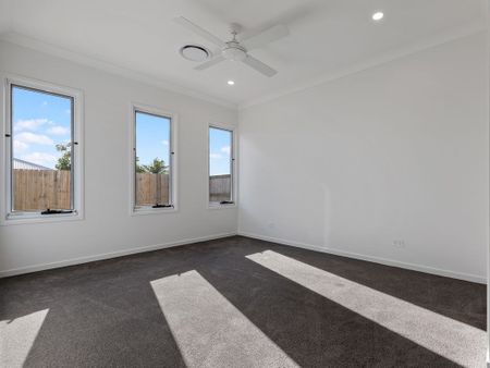 Modern Family Living in Cutters Ridge! - Photo 3