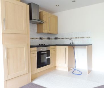 Westley Grove, Fareham - Photo 2