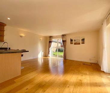 2 bedroom Detached Bungalow to let - Photo 3