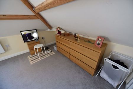 1 bedroom Flat in Flat 3, Leeds - Photo 2