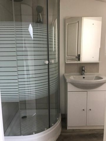 Location Appartement 3 pièces 75m² BRIGNOLES 83170 - Photo 5