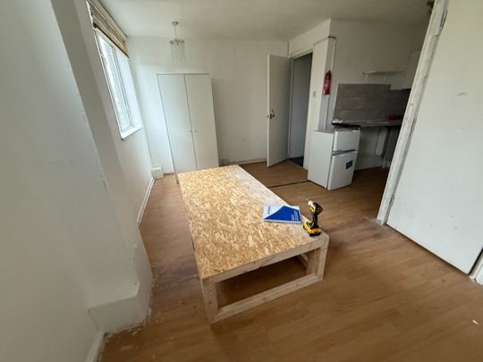 Studio Flat, Anson, NW9 - Photo 1