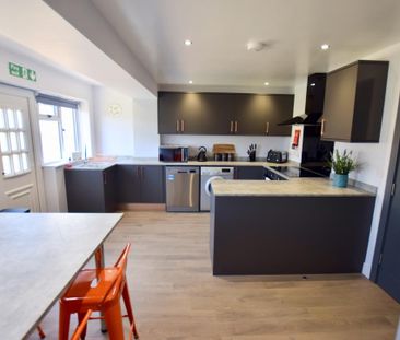 Room 5 - 19 Tarrant Walk Walsgrave, Coventry - ONE BEDROOM BILLS IN... - Photo 2