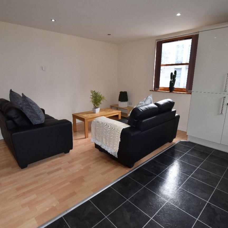 4 bed Apartment Lion Works - City Campus - Photo 1