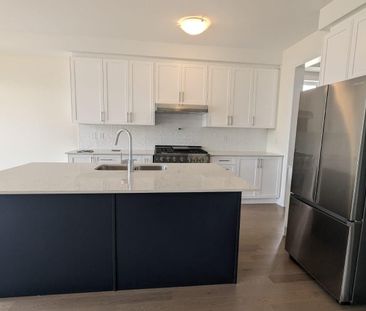 For Lease - 9 Sugar Pearl Road, Brampton, Ontario - Photo 2