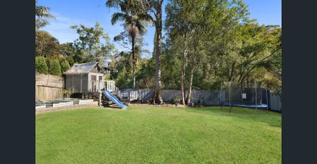 Sun-Drenched Family Living Backing onto National Park - Photo 5