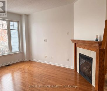 412 STALWART CRESCENT - Photo 2