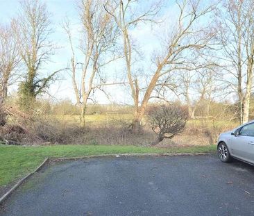 Willow Court/, Skipton Way, Horley, Surrey, RH6 - Photo 4