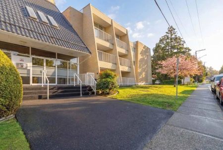 Beachwood — Kelly Court - Photo 4
