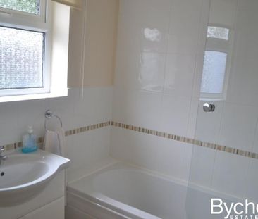 3 bedroom detached bungalow to rent - Photo 6