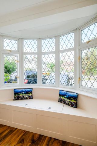 4 bedroom semi-detached house to rent - Photo 4