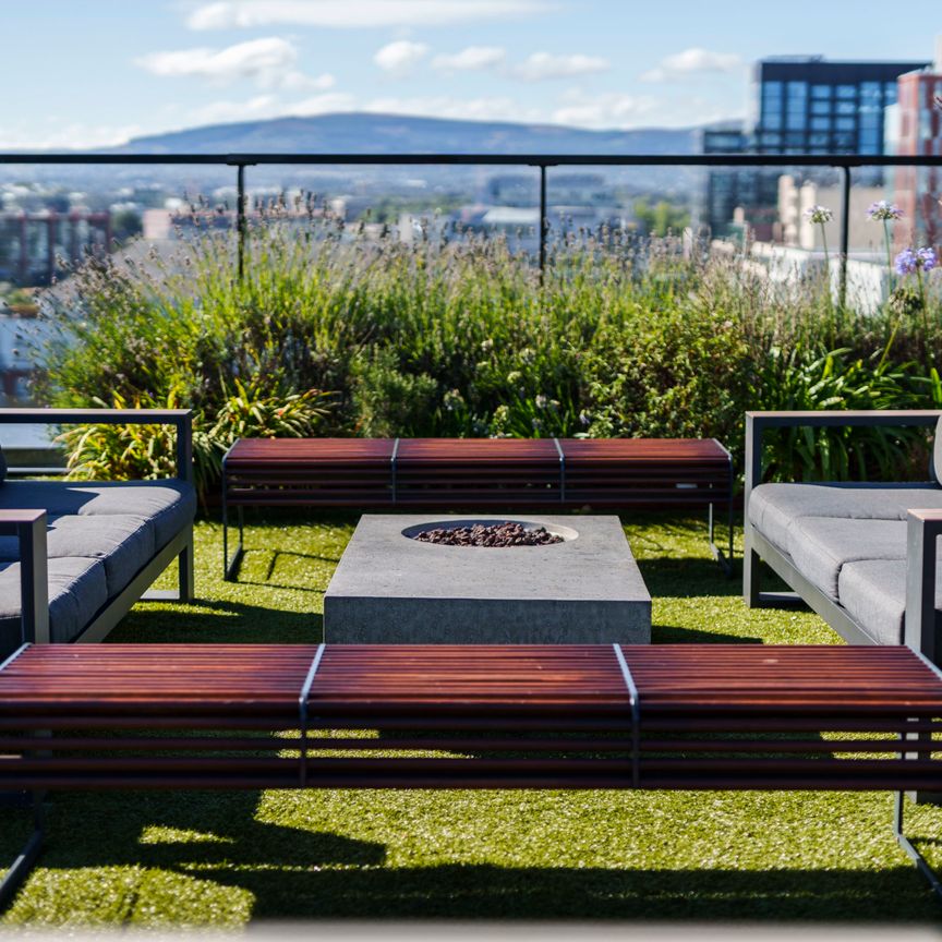 Water Facing Two bedroom apartment @ Opus, 6 Hanover Quay, Grand Canal Dock, Dublin 2. - Photo 1