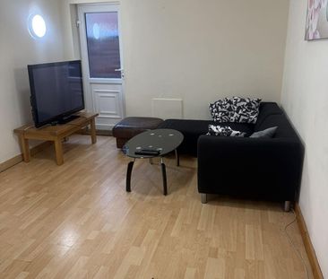 Room in a Shared House, Russell Road, NG7 - Photo 4