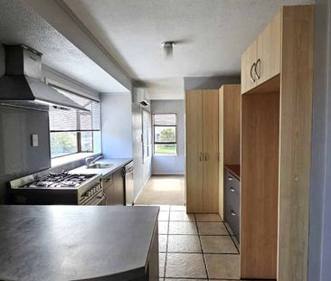 Sunny 3 bed House to rent - Photo 2