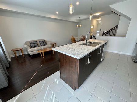For Lease - 588 LILITH Street, Barrhaven, Ontario - Photo 3
