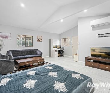 Charming Family Home with in-ground pool & teenage retreat in St Clair - Photo 2