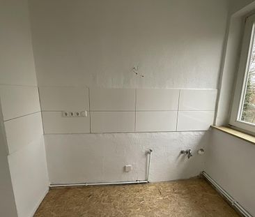 Teilsanierte 3-Zimmer-Wohnung mit Dusche in Wilhelmshaven City zu sofort! - Photo 6