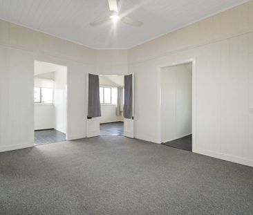 2/131 Woongarra Street, Bundaberg West, Qld 4670 - Photo 1