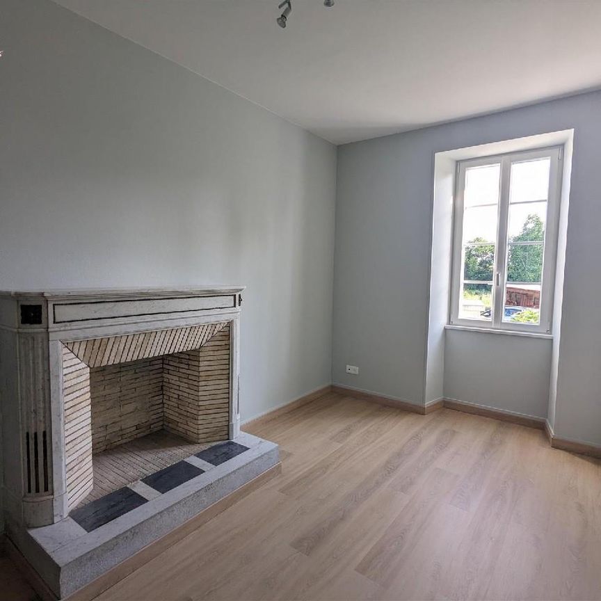 Location Maison 3 pièces 58m² ST MARTIAL SUR NE 17520 - Photo 1