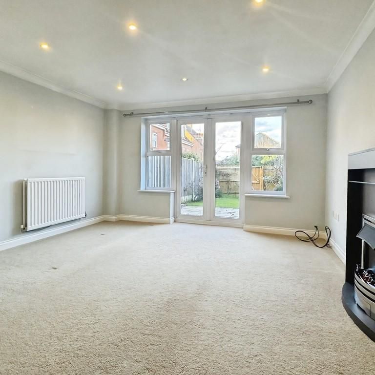 3 bedroom townhouse to rent - Photo 1