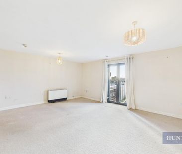 2 bedroom Flat To Let - Photo 3