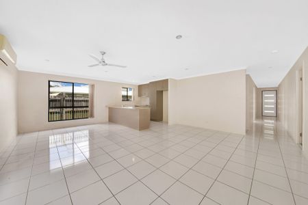 14 Giles Street - Photo 2