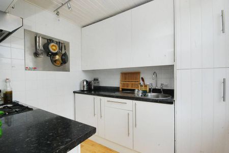 1 bedroom flat to rent - Photo 5