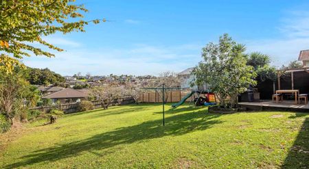 Family Home - Photo 2