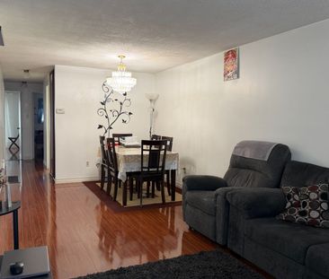 For Lease - 17 Brisbourne Grove, Toronto, Ontario - Photo 3