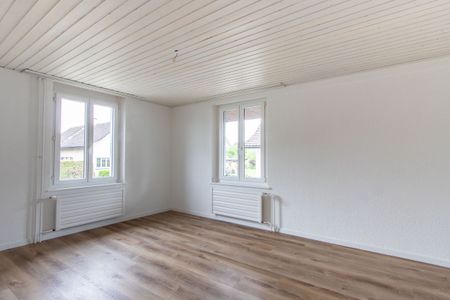 Beautiful 3-room apartment in Meyriez – on the 1st floor with a porch - Photo 4