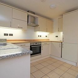 Kingsgate Avenue, Kingsgate, CT10 3AR, Kent - Photo 3