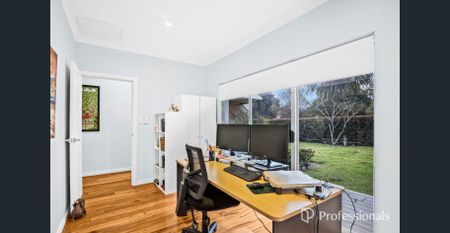 3x2 Home in Quiet Location - Spacious, Stylish & Well Located! - Photo 3