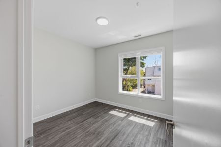 For Lease - 369 Hunter Street Unit# 202, Peterborough, Ontario - Photo 3